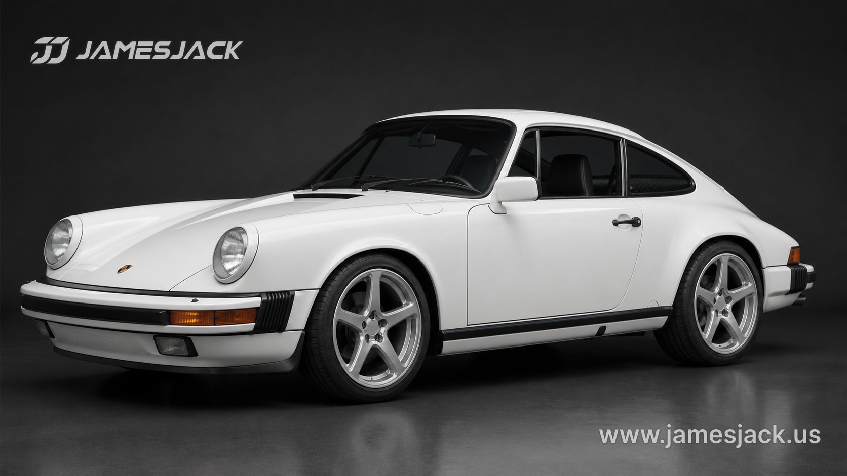 Classic Porsche 911 | Silver Five-Spoke Study