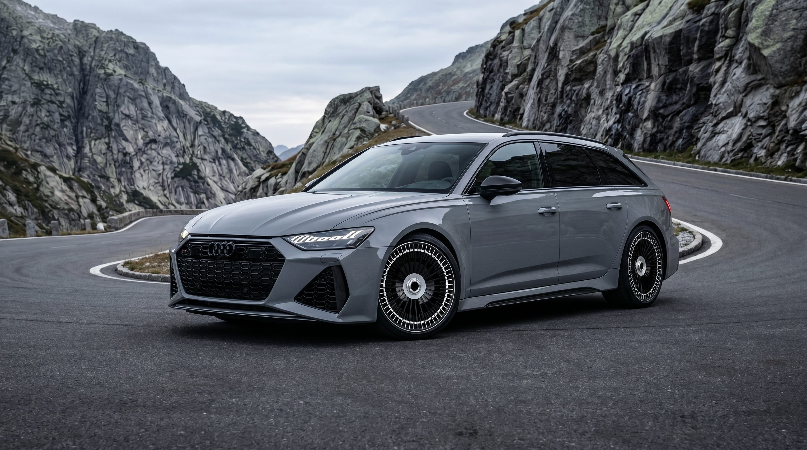 2023 Audi RS6 Avant — Knurled Amp Heatsink