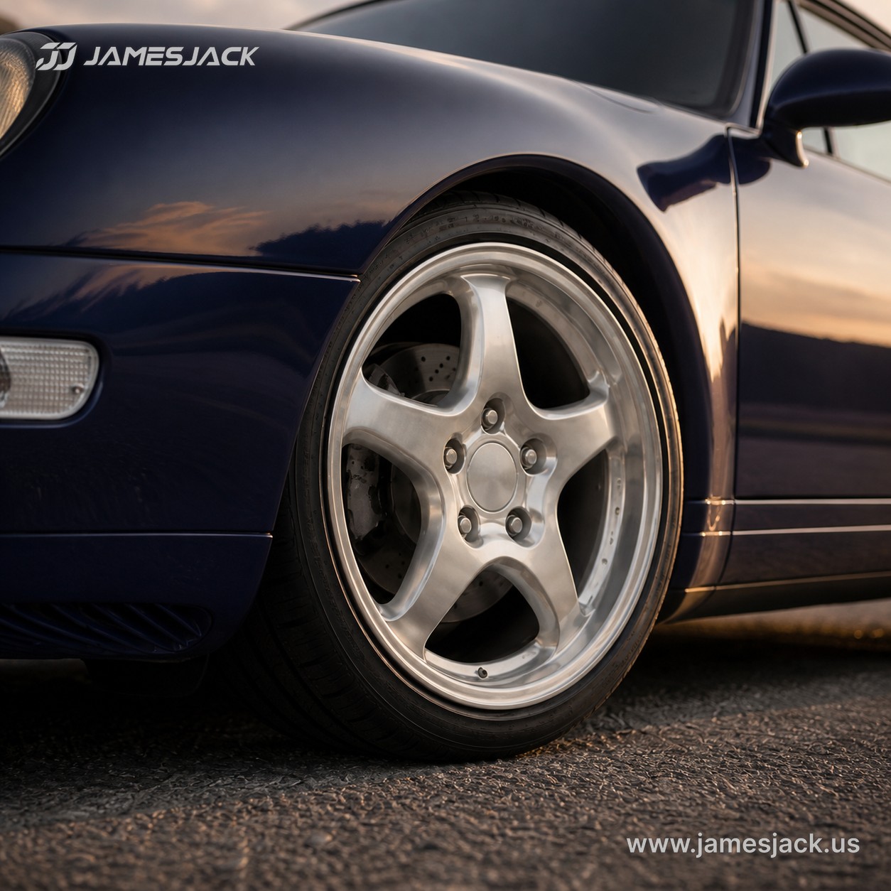 Classic Porsche 911 | Silver Contours detail 3